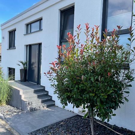 Gemuetliche Villa Am Waldrand In Taunusstein Exteriör bild