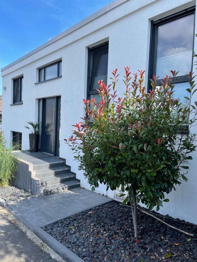 Gemuetliche Villa Am Waldrand In Taunusstein Exteriör bild