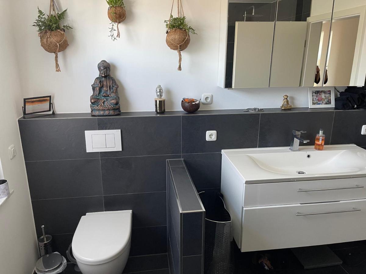 Gemuetliche Villa Am Waldrand In Taunusstein Exteriör bild